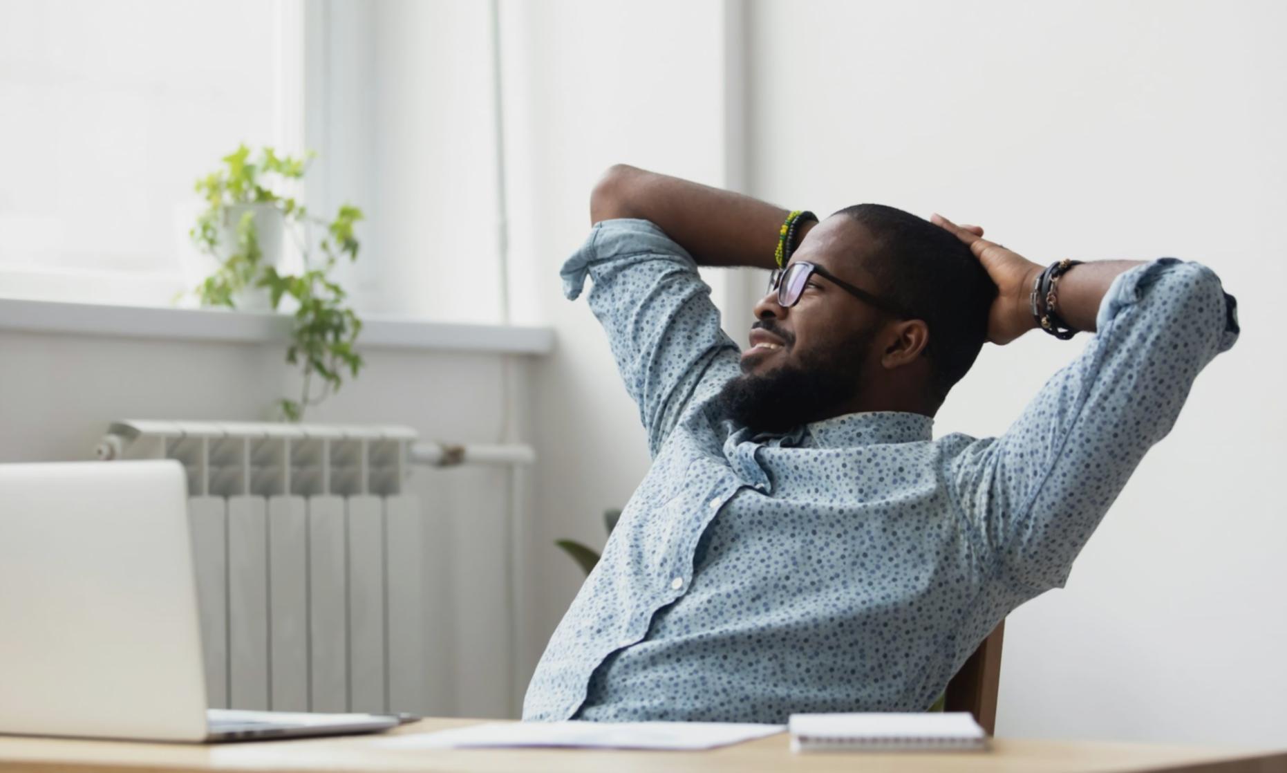 Peralythnova SEO-Seminar Kontakt – Team beim Austausch über Content-Strategie